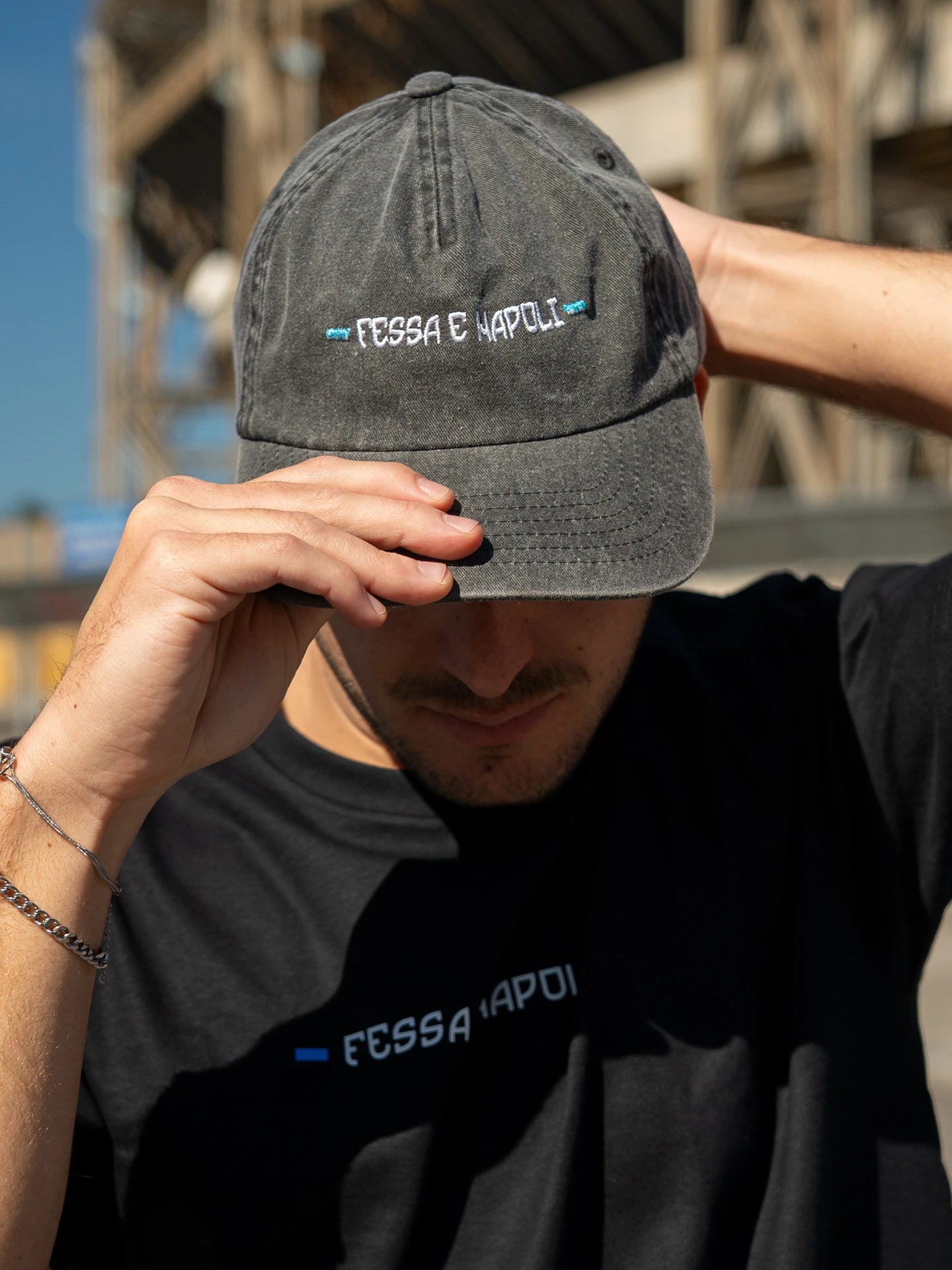 Cappello con visiera